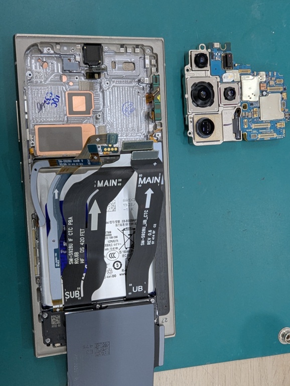 Galaxy S24 Ultraのアウトカメラ交換ならスマホ修理工房富山グリーンモール山室店へ！